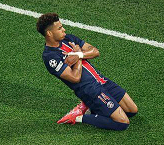 2025年金童獎(jiǎng)花落杜埃：實(shí)力見(jiàn)證榮耀加冕