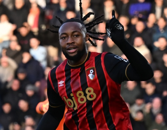 曼城冬窗轉(zhuǎn)會(huì)動(dòng)態(tài)：引援、出售與租借的多面布局